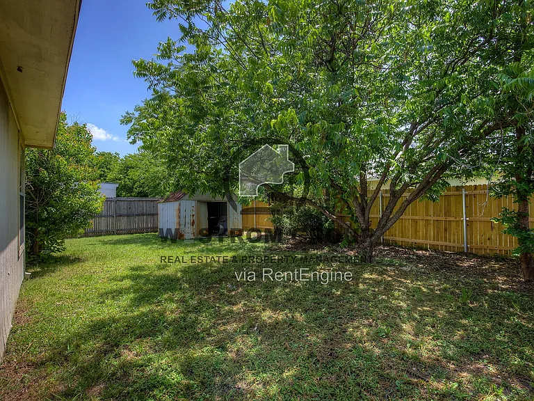 2363 Laurelhill Ln — Photo 35