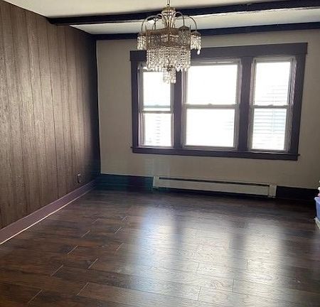 4th image of 358-360 Paxton St