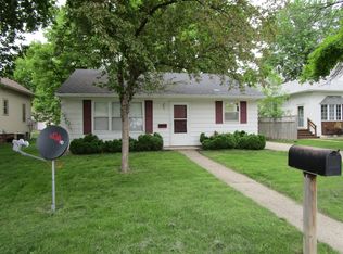 202 S 6th St, Le Sueur, MN 56058