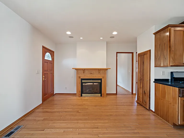4203 Sunset Dr — Photo 8