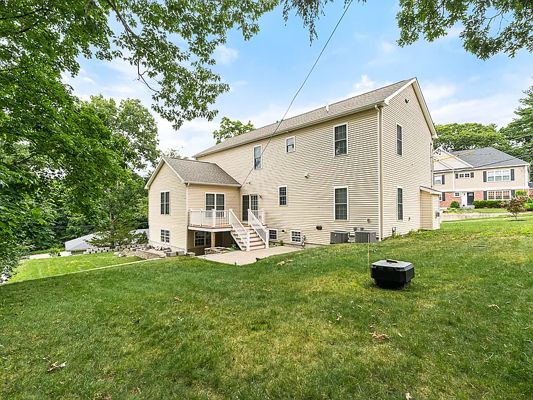 18 Grant Rd — Photo 43