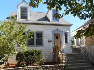3247 N Neenah Ave, Chicago, IL 60634