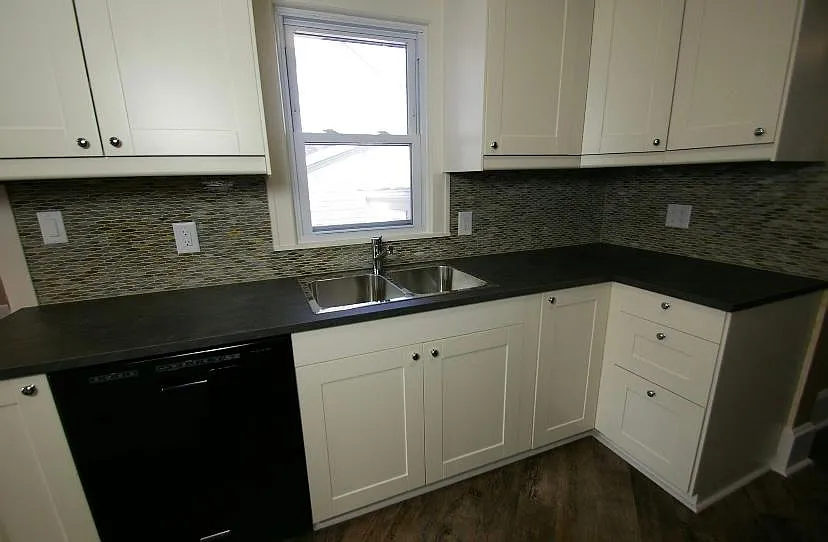 1 bed, 800 sqft, $1,300 — Photo 2
