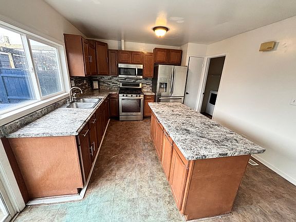 3rd image of 1373 Greenbrook Ct