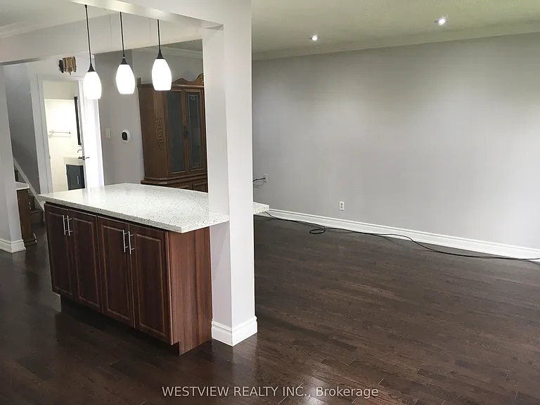 19 Coxworth Cres — Photo 13