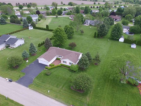 2nd image of 948 Williamsport Dr