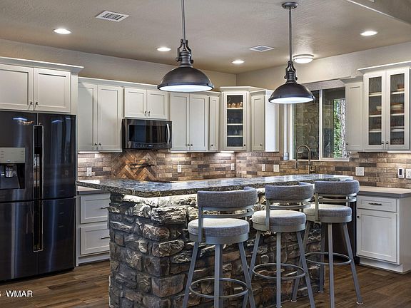 3rd image of 4770 Mountain Gate Cir