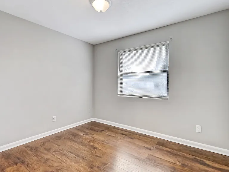 5761 Lake Lucina Dr S — Photo 28