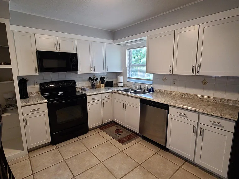 3734 Afton Way — Photo 9