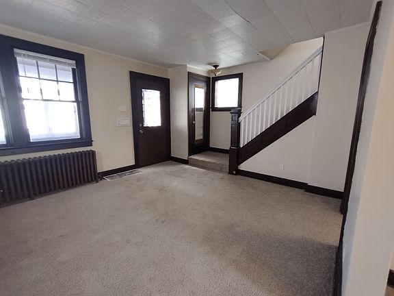 4th image of 666 Montclair St