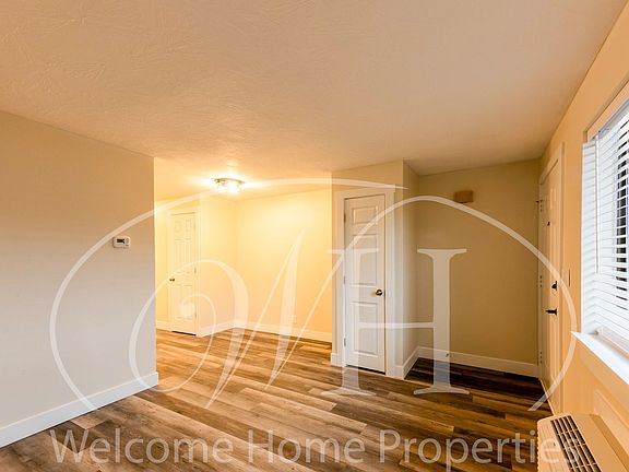 5th image of 1200 SE Broadway Ave #A