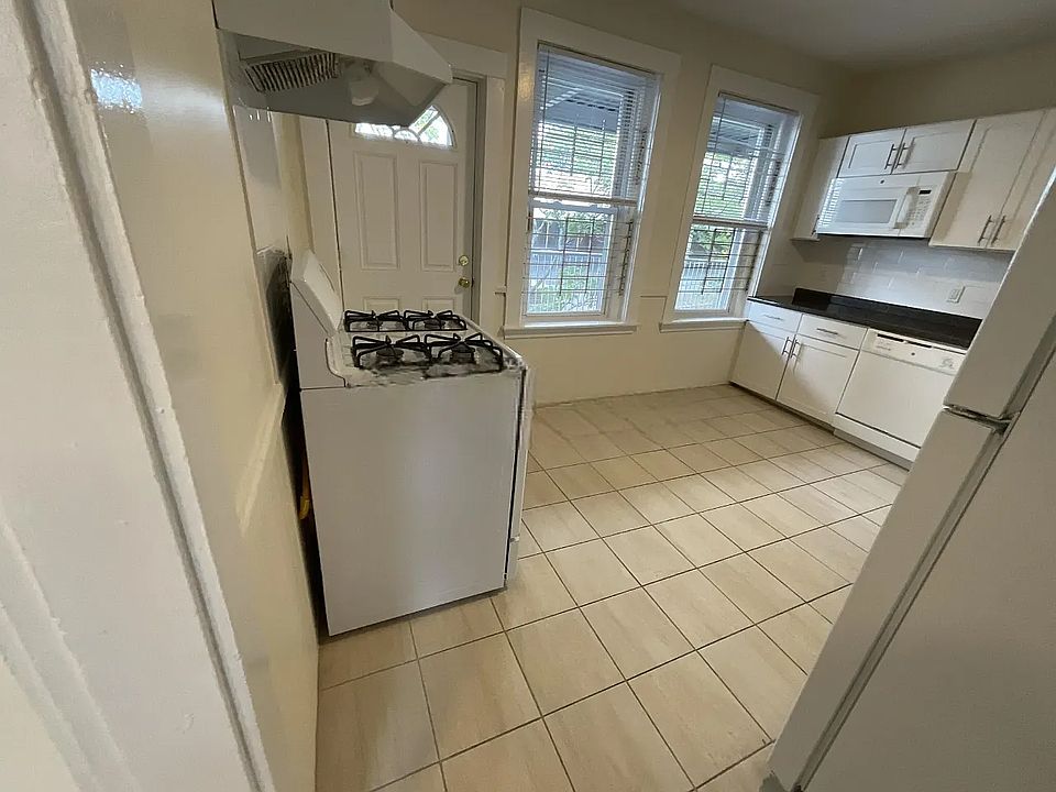 1st image of 8 Barrows St #3A