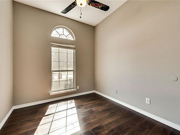 5th image of 131 Mulberry Ln