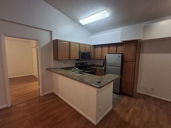 5th image of 721 Lyons Rd APT 15205