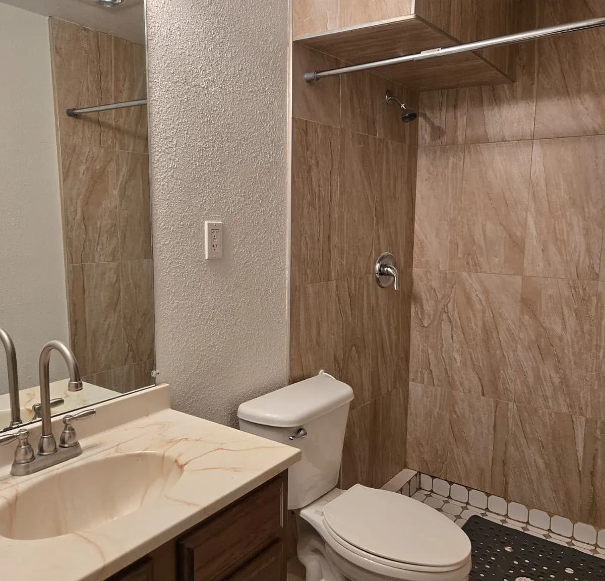 4 bed, 2.5 bath, 1210 sqft, $2,800 — Photo 4