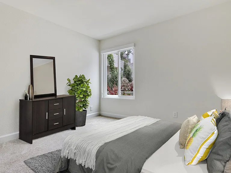 Woodcliff Apartments — Photo 19