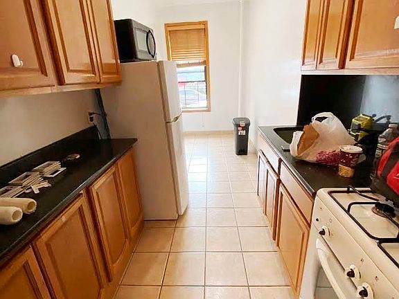 2nd image of 23-52 33rd St #A4a