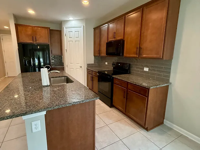 5162 Sawmill Point Way — Photo 7