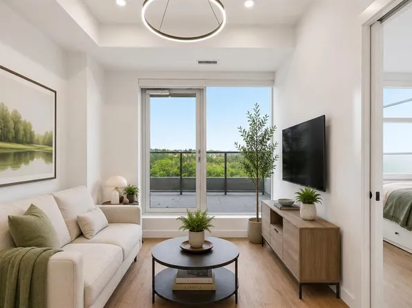 110 W 18a St NW #547, Calgary, AB T2N 2G9