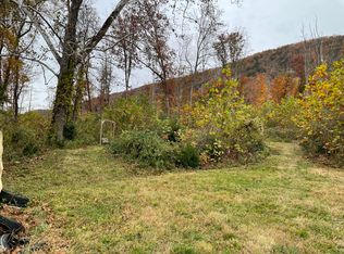 5829 Bradshaw Rd, Salem, VA 24153