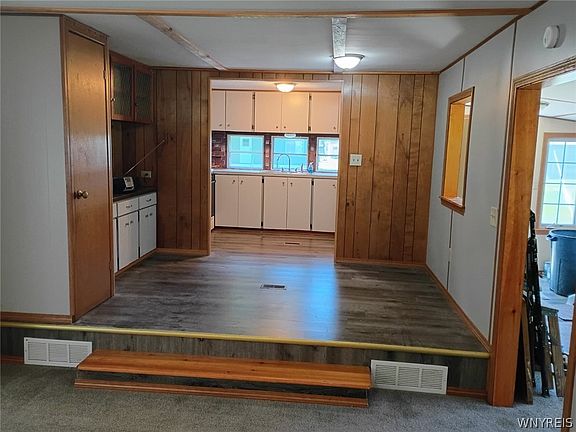 5th image of 111 Andrus Ct