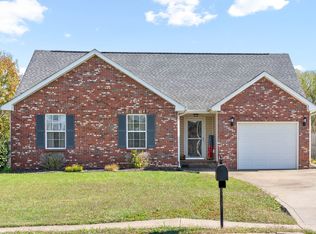 2762 N Whitfield Rd, Clarksville, TN 37040