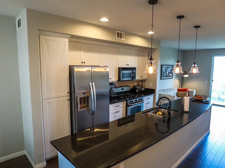 770 Harbor Cliff Way #142 — Photo 7