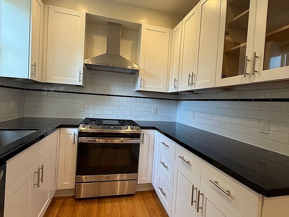 4th image of 228 Central Ave #6