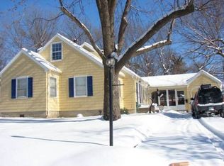 6035 Robinson St, Overland Park, KS 66202