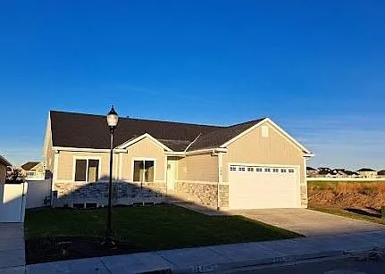 348 S 2300 W — Photo 1