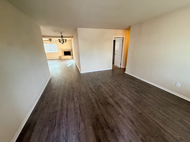 2071 Van Nuys Way — Photo 7