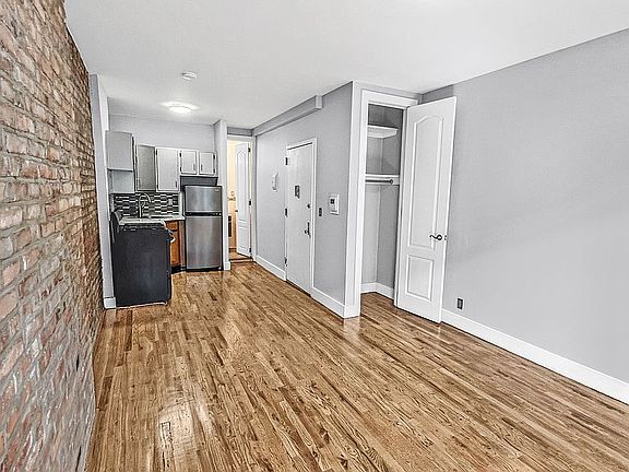 5th image of 647 President St APT 2A