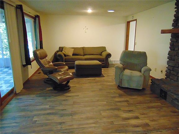 3rd image of 19 Wimbledon Way