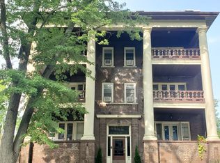 107 NE Roanoke Ave #L1, Peoria, IL 61606
