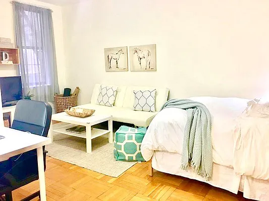 Rented by Warburg | media 9