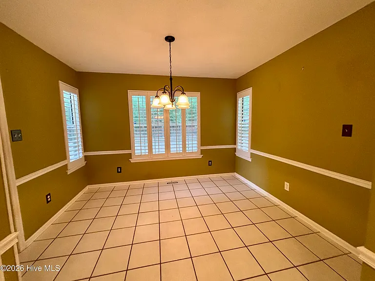 702 Rye Hill Dr — Photo 6