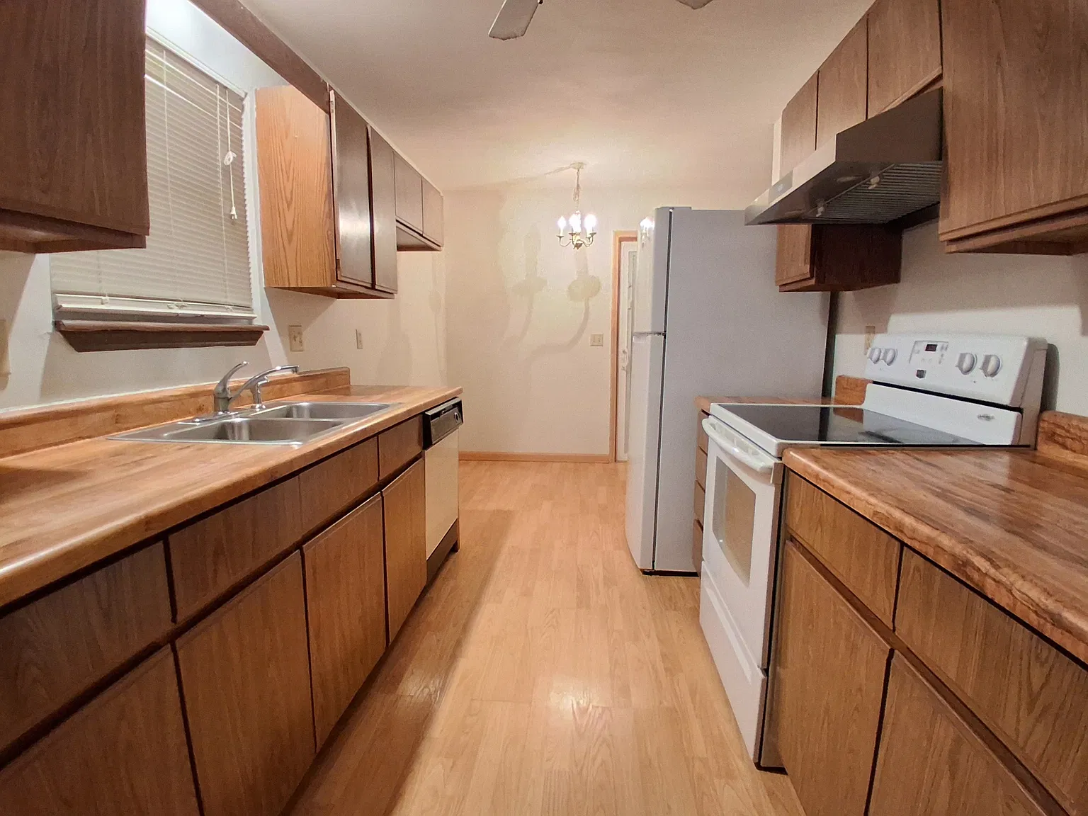 2 bed, 832 sqft, $1,600 — Photo 4