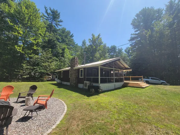 9 Wildflower Lane, Naples, ME 04055