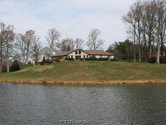 3rd image of 1408 Waterford Dr