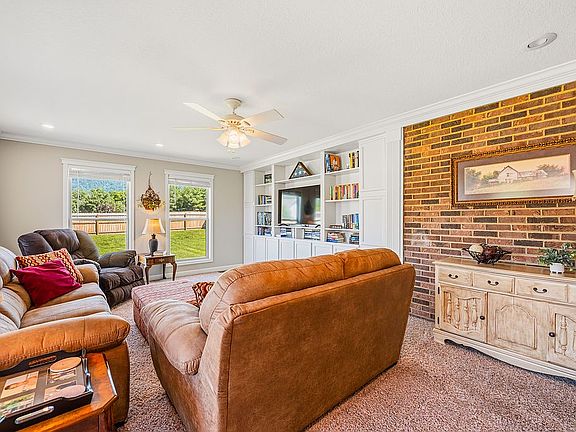 2nd image of 263 Preston Cir