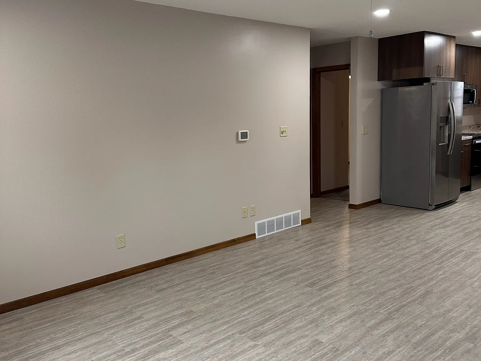 2 bed, 1100 sqft, $1,100 — Photo 3