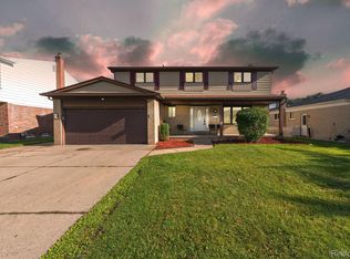 4037 Augustine Dr, Sterling Heights, MI 48310