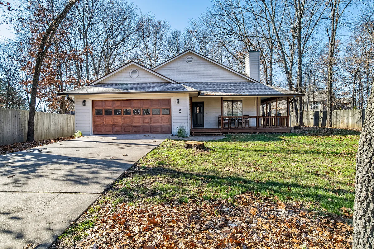 Building Photo - 5 Brecknock Dr