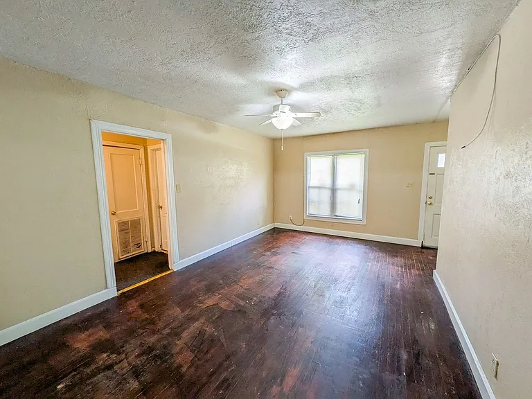 3350 Cherry Dr — Photo 3