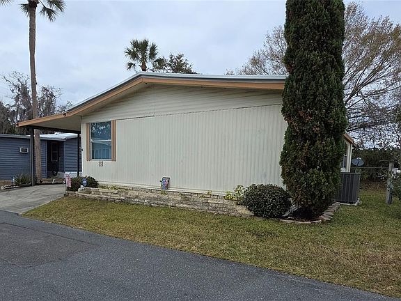 3rd image of 252 Pinewood Dr