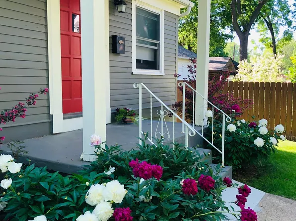 1611 Washington St, Cedar Falls, IA 50613