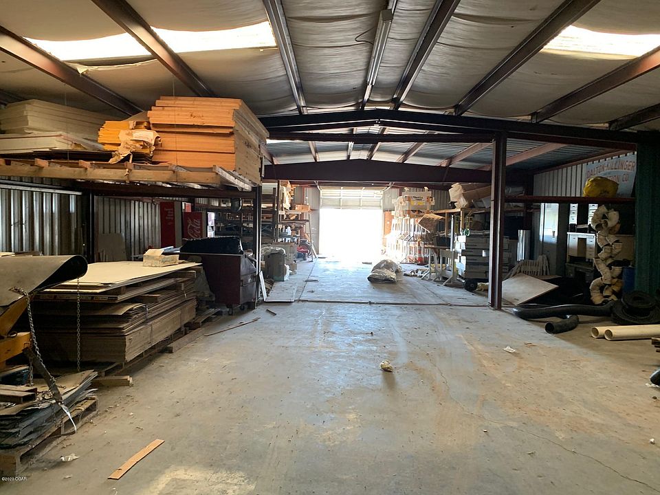 2nd image of 1005 N Schifferdecker Ave