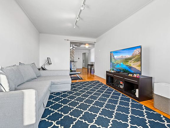 4th image of 4755 39th Pl APT 6