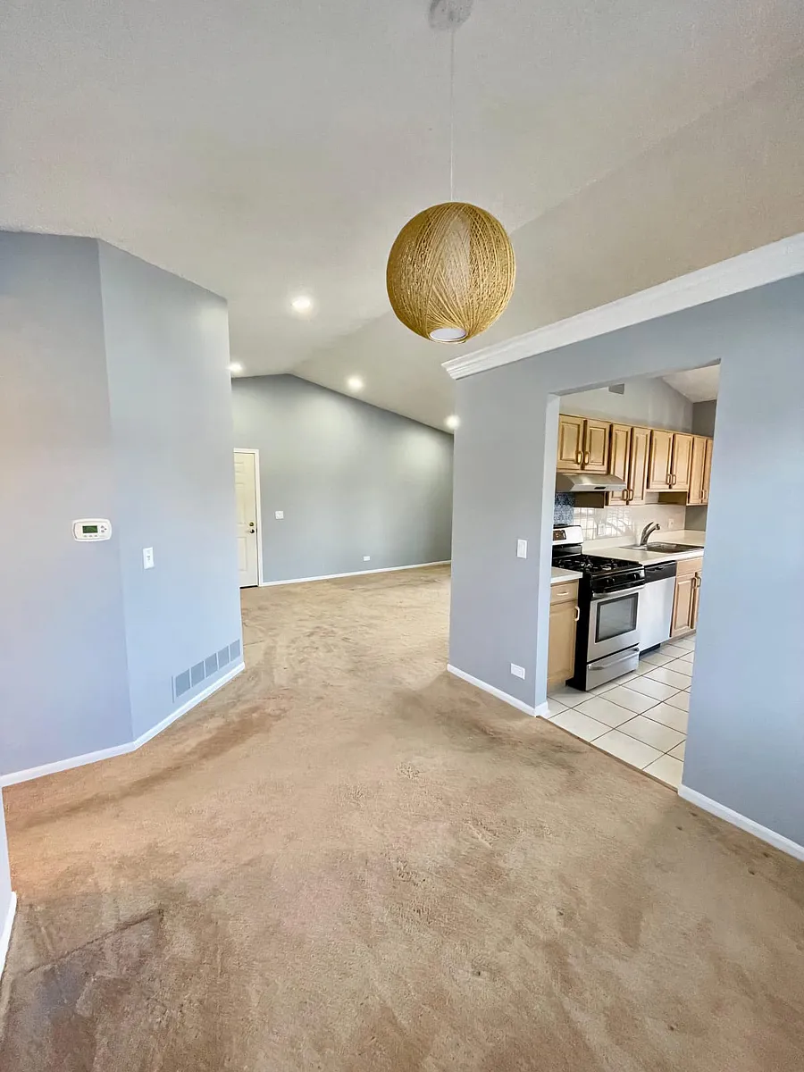 Building Photo - 319 Deer Glen Way #2C