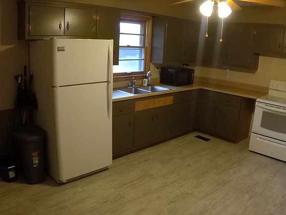 Kitchen
Picture 2